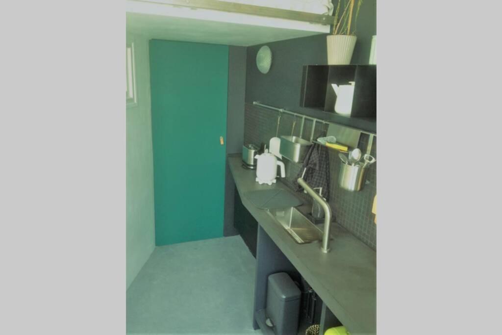 Small Arty Studio Menilmontant Париж Екстериор снимка